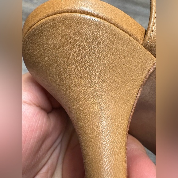 Pour La Vicroire Elegant Beige and Tan Women's Heels - Picture 10 of 15